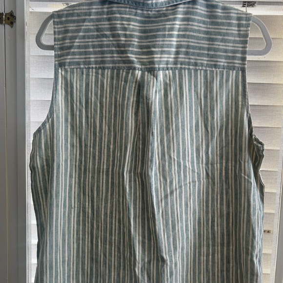 Casa Cabana Sleeveless Button-Down Shirt in Green Stripe - Picture 4 of 4